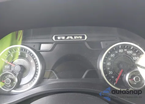 2020 Ram 1500 Laramie 4X2 5'7 Box z USA, uszkodzony, nr VIN 1C6RREJT1LN235332